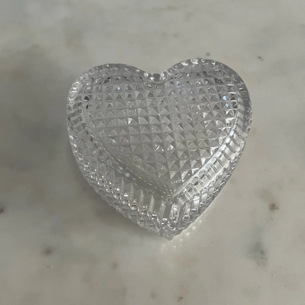 Like 🆕 Crystal heart shaped jewelry trinket box